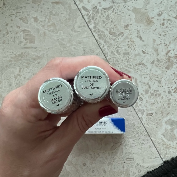 Bundle of three Estée Lauder the estee edit lipsticks NWT:Wrapped & barely used - Picture 6 of 6